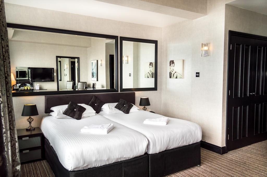 Suncliff Hotel - Oceana Collection Bornemouth Extérieur photo